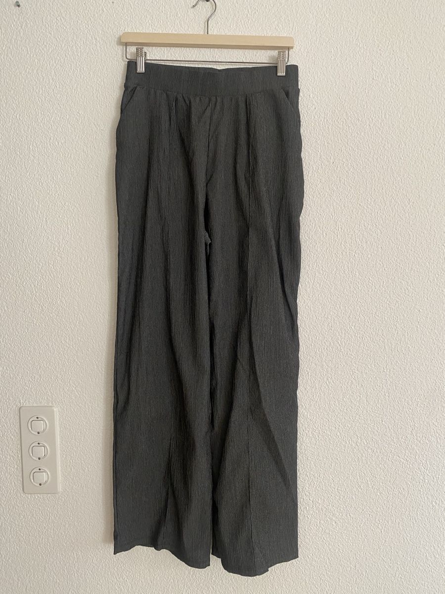 H&M Hosen: Grau melierte Stoffhose H&M – Gebraucht aus Luzern von champagnelaury