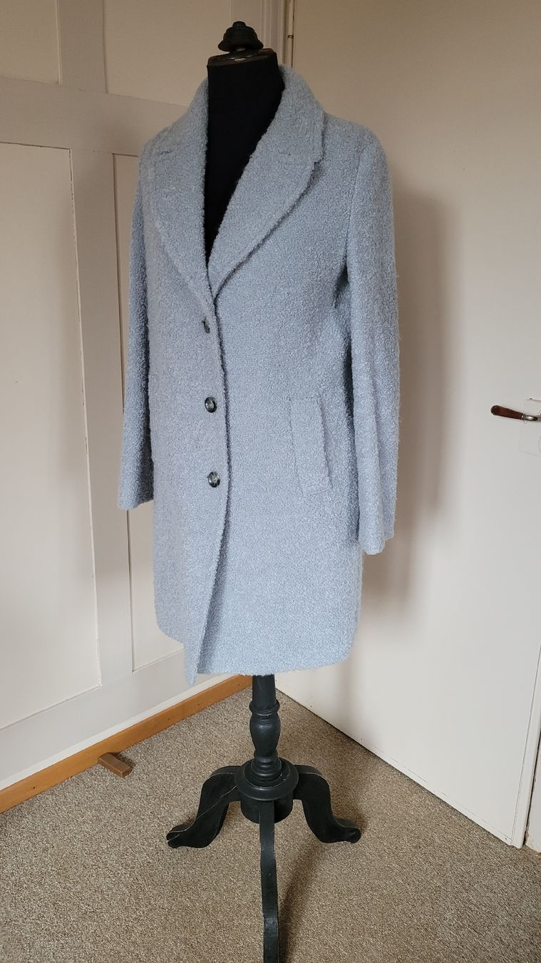 Benetton Cappotti: Benetton Mantel Gr.36 Eisblau Mohair Wolle – Usato da Winterthur venduto da Wohnhaus 3