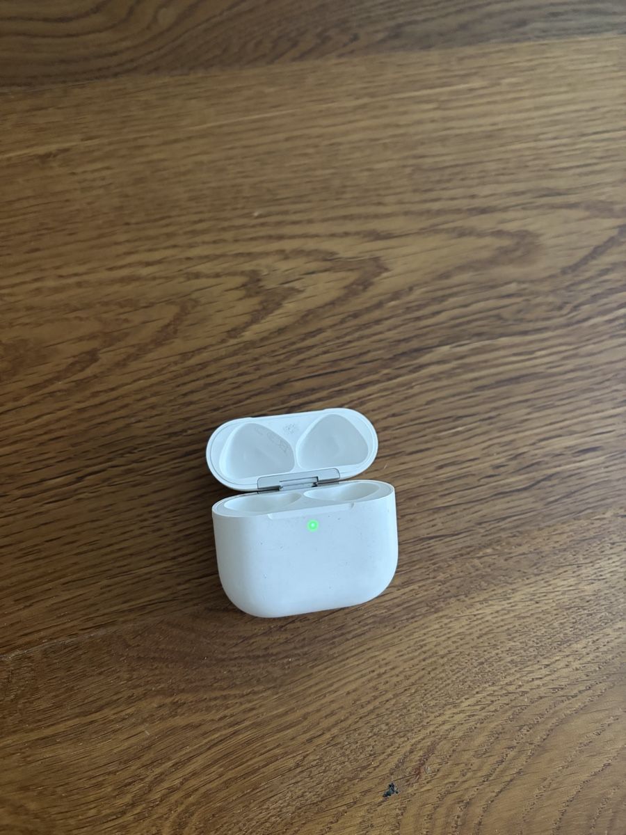 Apple Cuffie: Apple AirPods Pro mit Ladecase 1. gen – Usato da Thalwil venduto da Counterdude 4