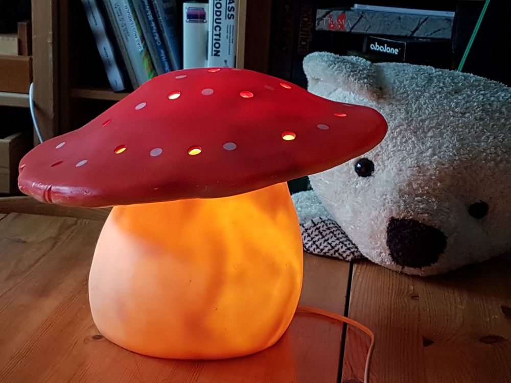 PilzLampe "1992 DAS ZWERGENKAUFHAUS" ab CHF 1. Kaufen auf Ricardo