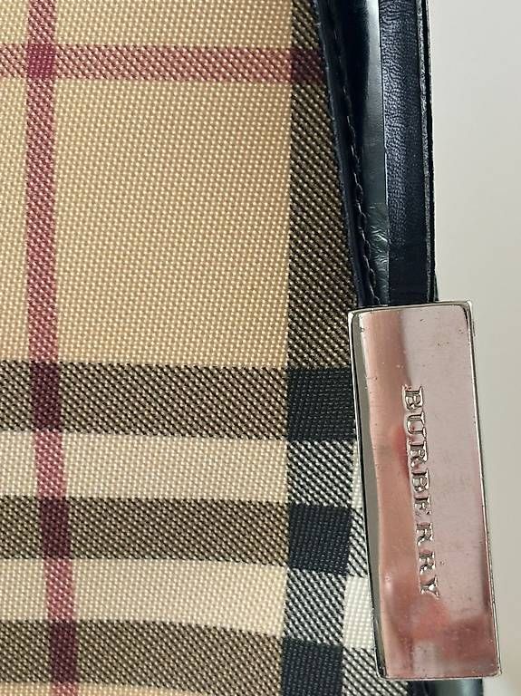 Taschen für Damen: Burberry Original Handtasche – Gebraucht aus Winterthur von Bruce_Wayne_22 3