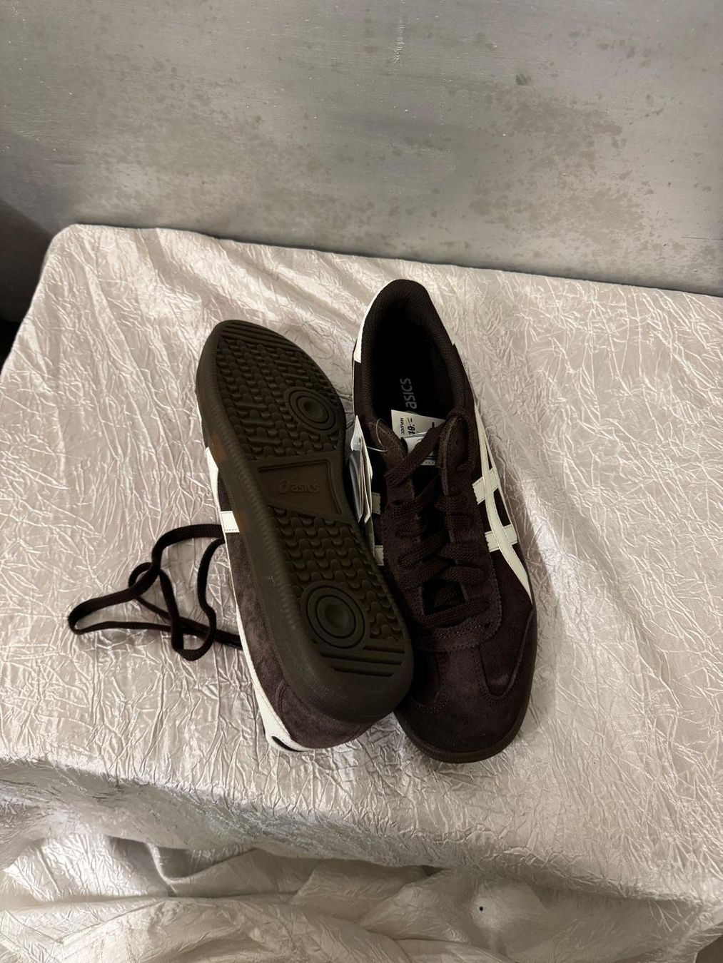 Asics Scarpe da uomo: Asics Schuhe, Grösse 43 1/2, Neu – Nuovo e nell'imballaggio originale da Schlieren venduto da Stadtammannamt_8952 1