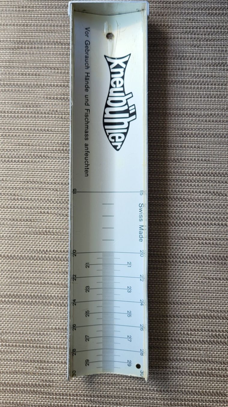 Appâts: Fischmass 30 cm "Swiss Made" Kneubühler – D'occasion à Eschlikon TG par Hirzliblick