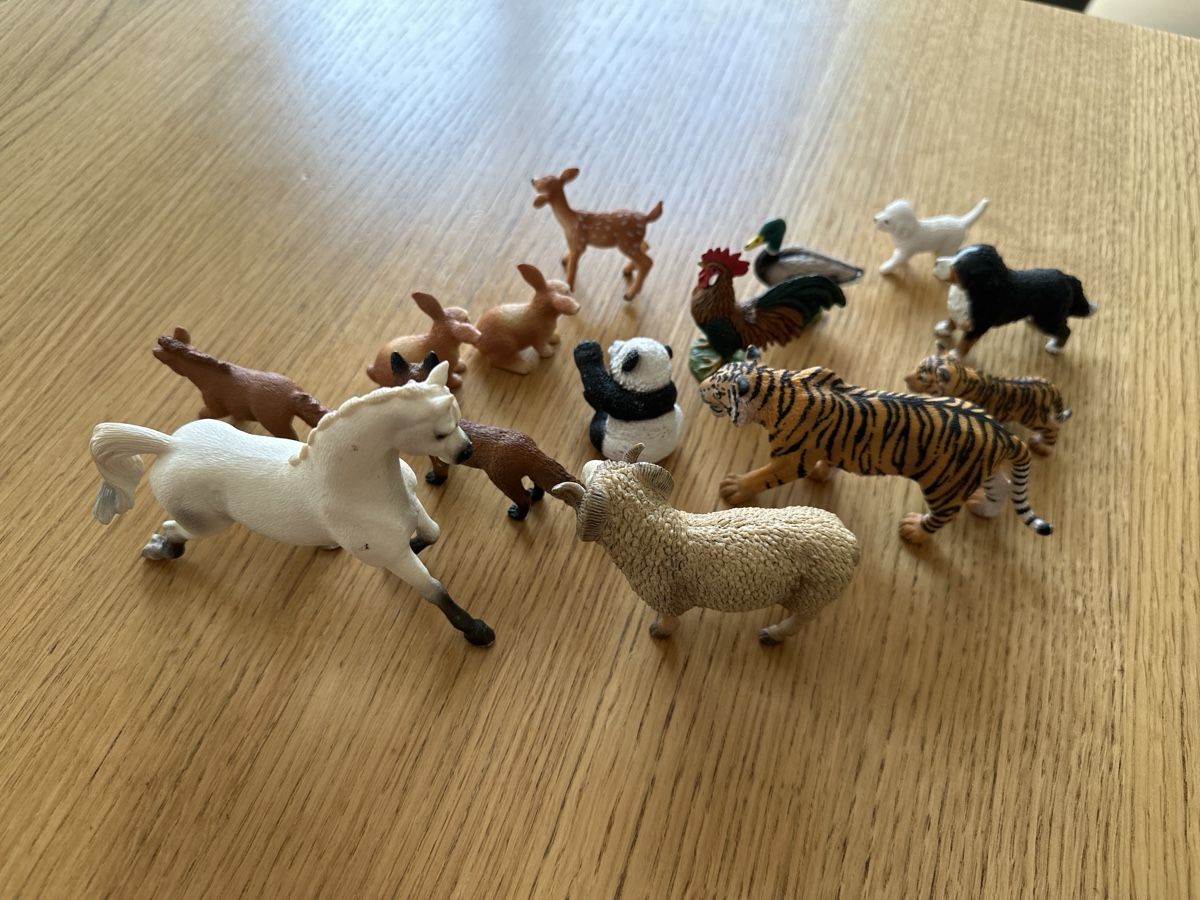 Schleich Giocattoli: 14 Schleich-Tiere – Usato da Zürich venduto da Bibiti 1