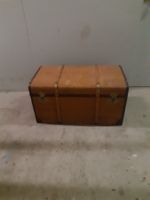 Vielle malle en bois 91x54x48xm