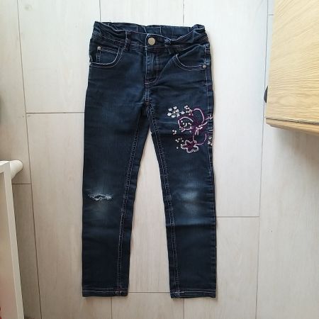 Jeans brodé fleurs