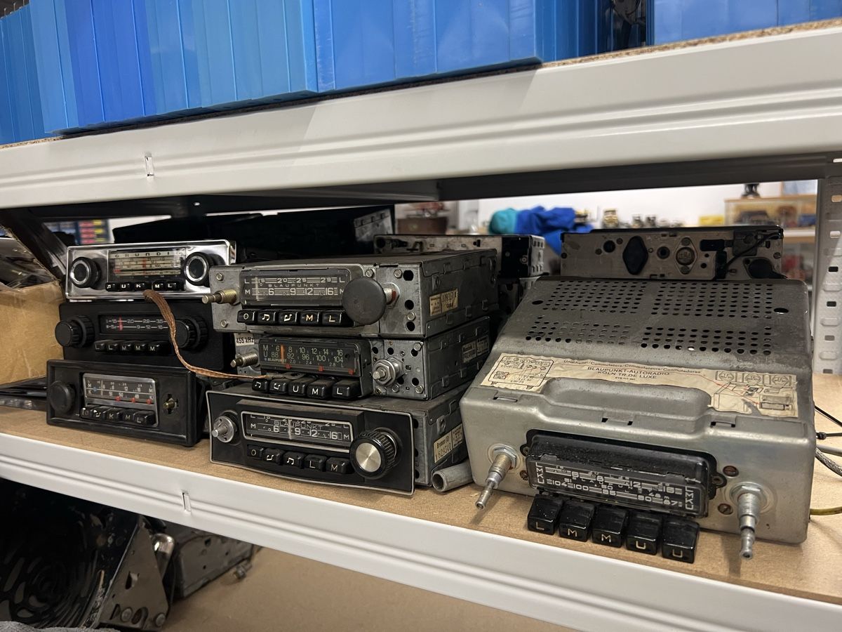 Radios: 60 Oldtimer Autoradios – Défectueux à Steffisburg par gfell2 7