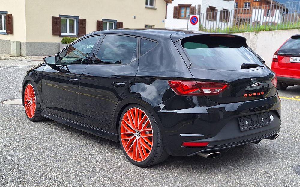 Seat Leon Cupra 335 series