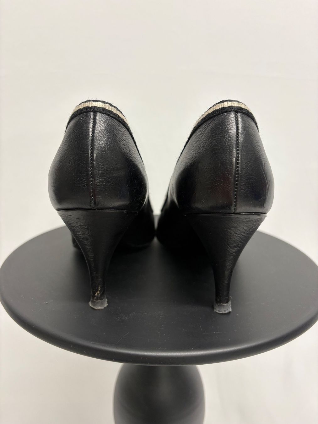Bally Scarpe da donna: Bally Peeptoe Pumps 38 schwarz Leder – Nuovo (secondo la descrizione) da Regensdorf venduto da secondchancefashion 5