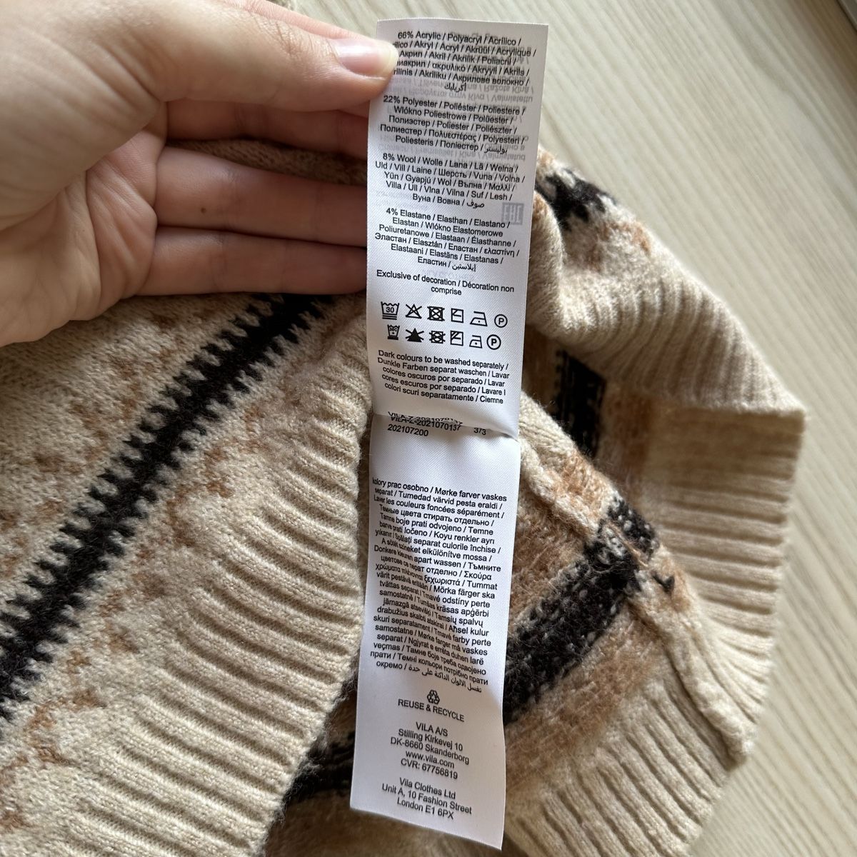 Vila Pullover & Sweatshirts: Pullunder Vila – Gebraucht aus Schönenwerd von palaceofwords 3