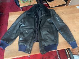 schwarze lederjacke