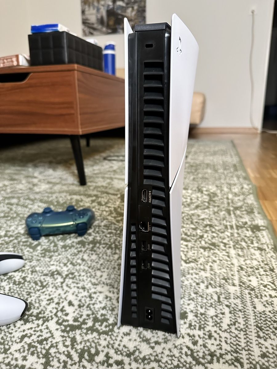Sony Consoles: PS5 Dig. Edition + 2 Controller (Neuwertig!) – D'occasion à Zürich par Ramongross 3