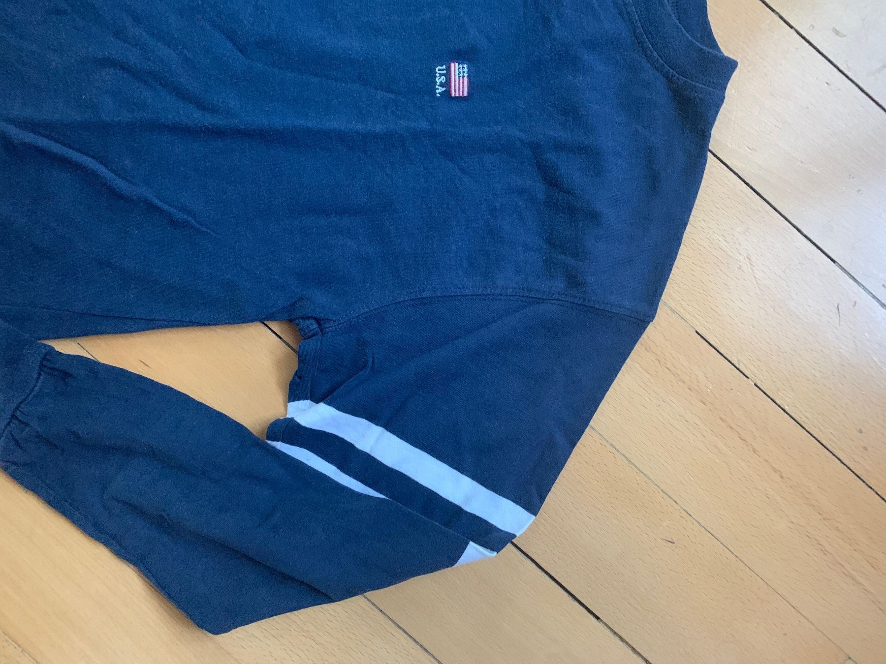 Maglioni & Felpe: Sweater bleu avec drapeau usa – Usato da Küssnacht am Rigi venduto da CALIFRASQUI 2