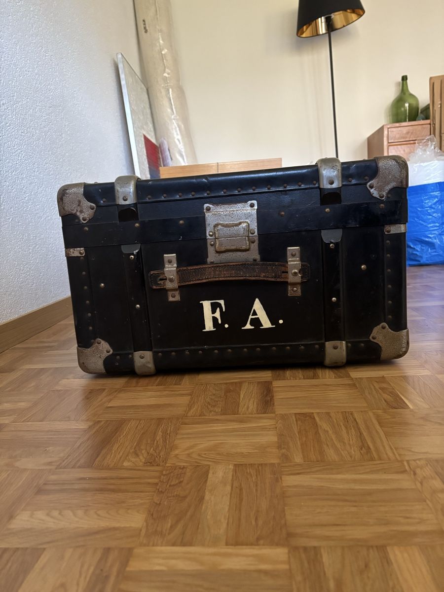 Cassapanche: Antiker Reisekoffer / Truhe – Usato da Bern venduto da agata89 3