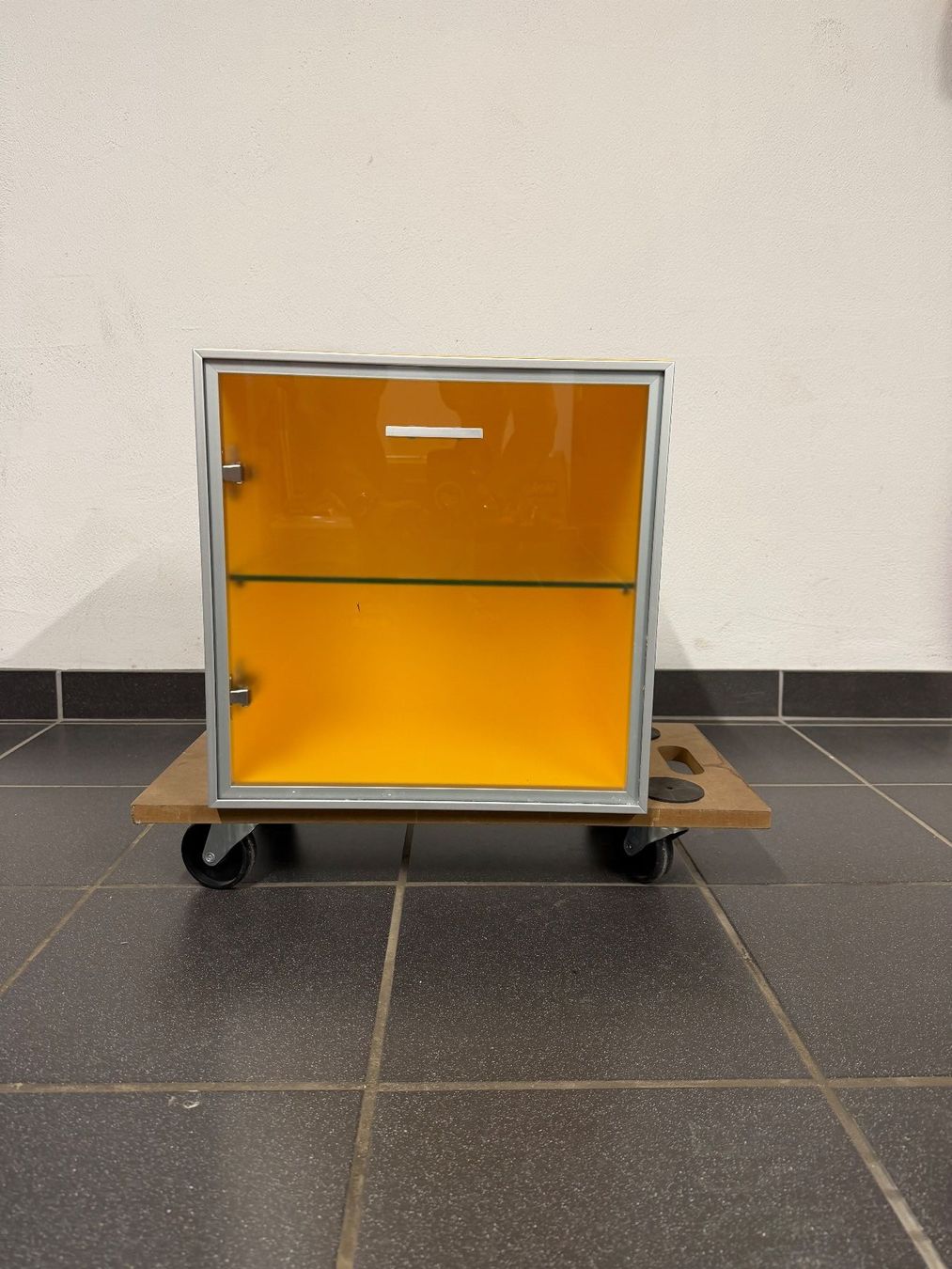 Vetrine: Vitrine für Hobbyraum, Badzimmer oder Keller/Garage – Usato da Hölstein venduto da Rupski 3