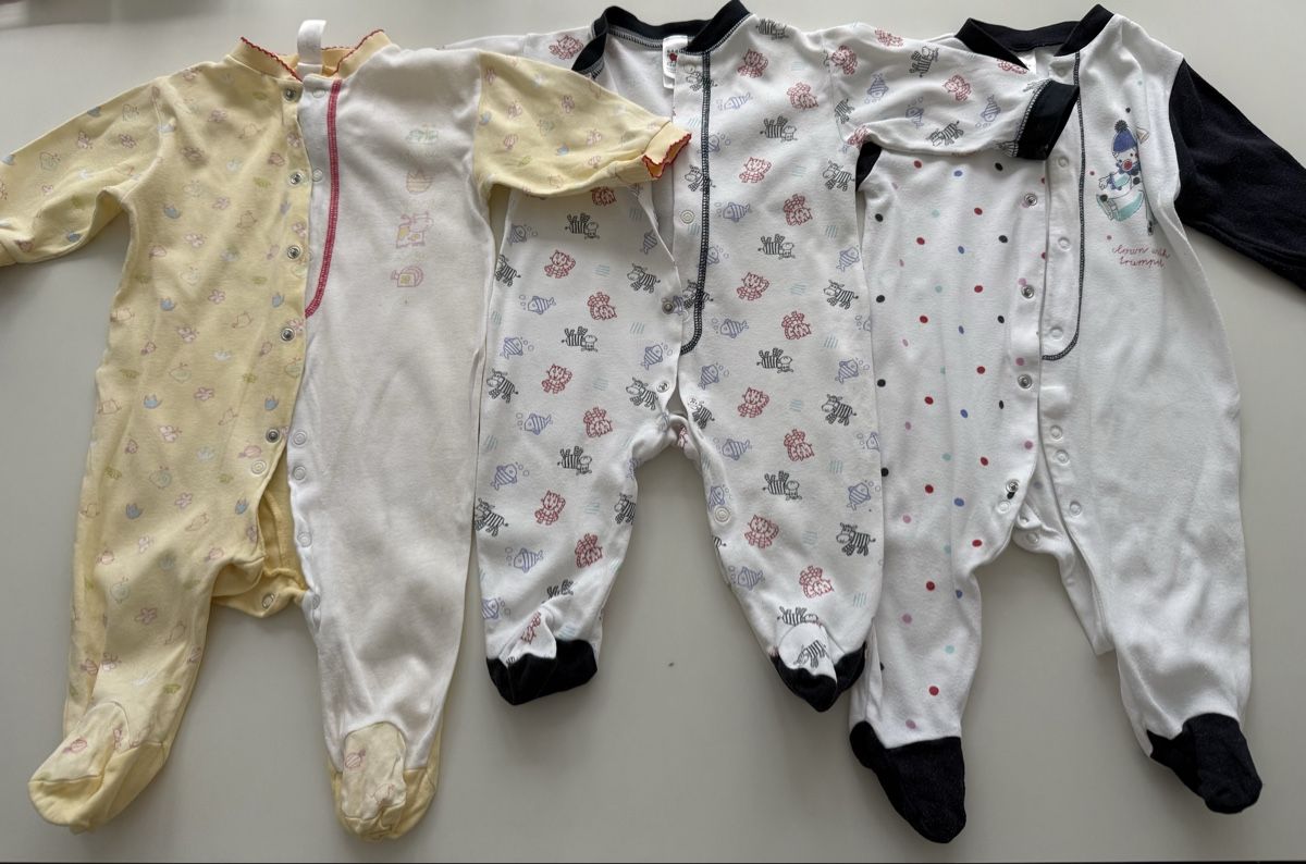 Pyjamas: Baby-Strampler mit Füßchen  – Neuf (Voir description) à Schlieren par tam_66h7