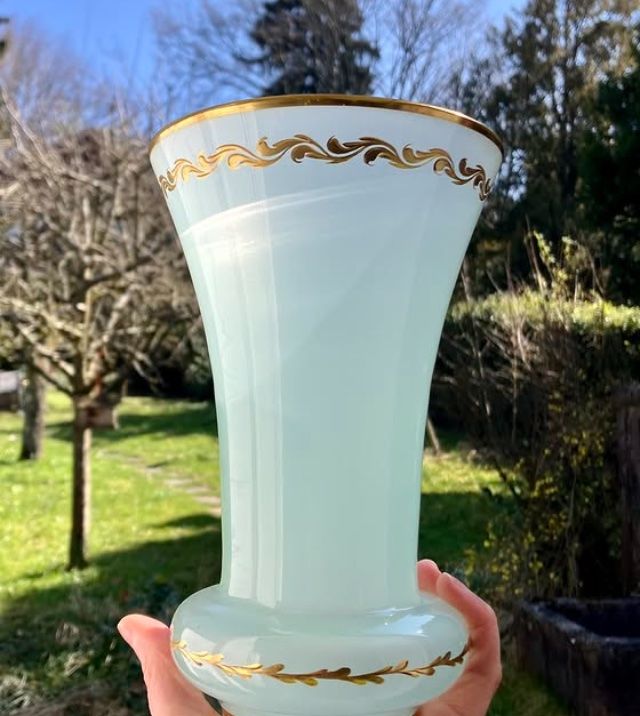 Vasi & Recipienti: Vase en verre opale – Usato da Lausanne venduto da Machins.trucs
