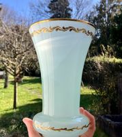 Vase en verre opale