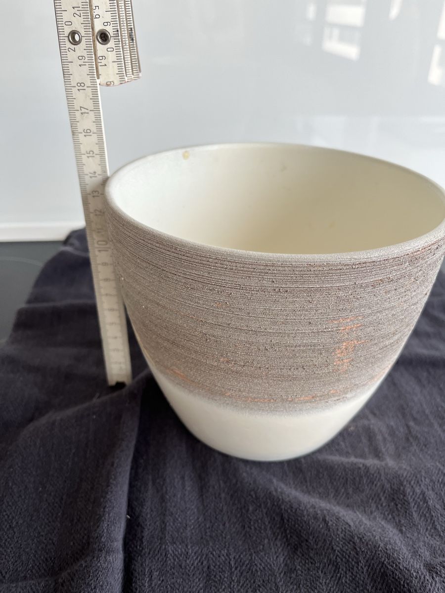 Blumentöpfe: Blumentopf  H20cm D22cm – Gebraucht aus Luzern von Buesu1989 1