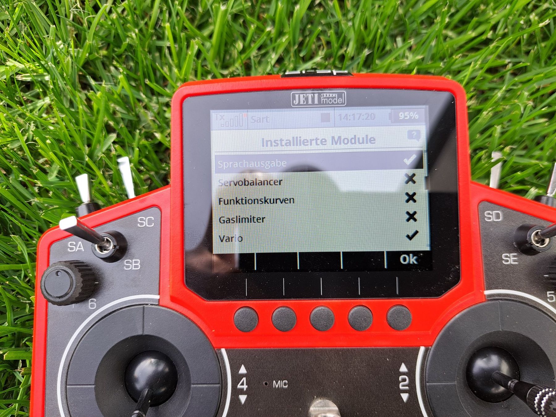 Jeti Telecomando: Jeti Duplex DS 12 mit Koffer – Usato da Pfaffnau venduto da Holzziger 2