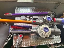 Dyson V7