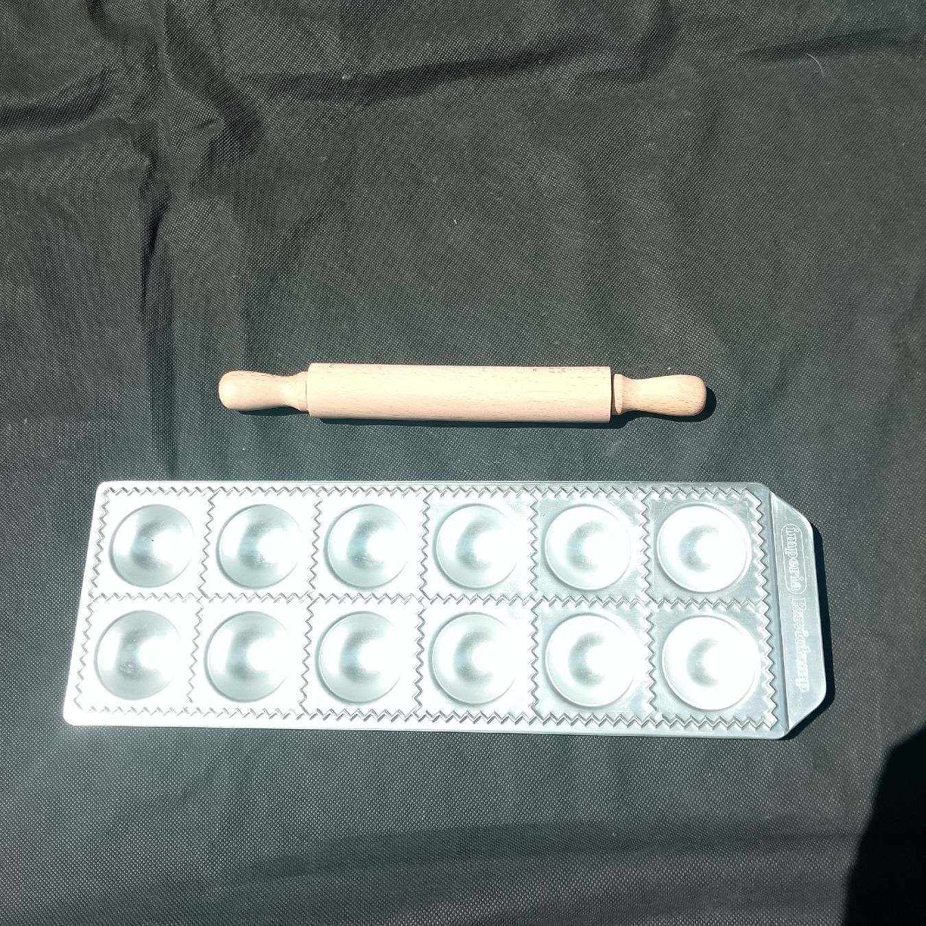 Küchengeräte: Raviolamp Chef Pastaform neuwertig mit Ausroller – Neu (gemäss Beschreibung) aus Luzern von toenu23 1