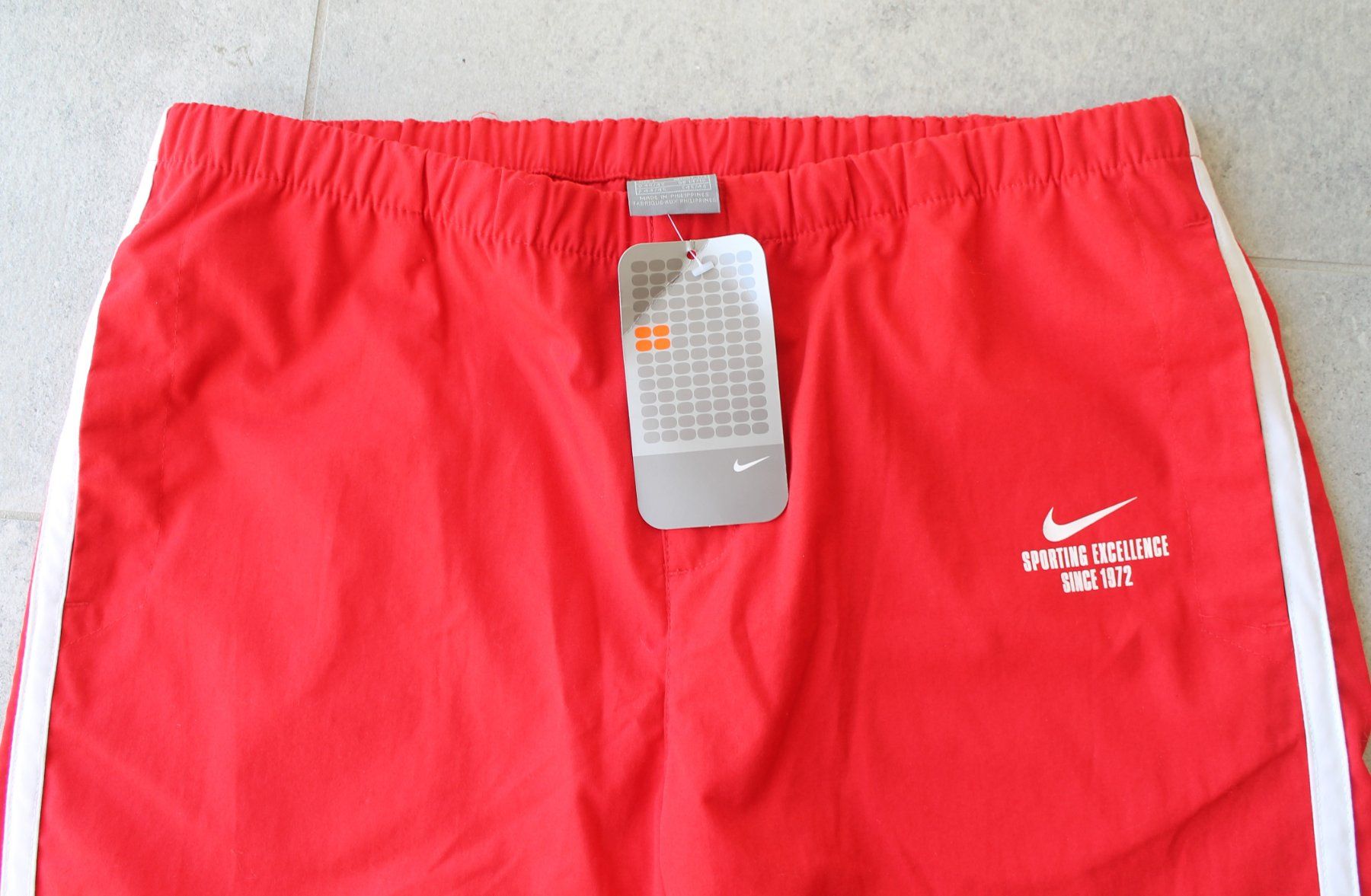 Nike Pantaloni: Pantacourt neuf NIKE taille L – Nuovo e nell'imballaggio originale da Chez-le-Bart venduto da jasse 2