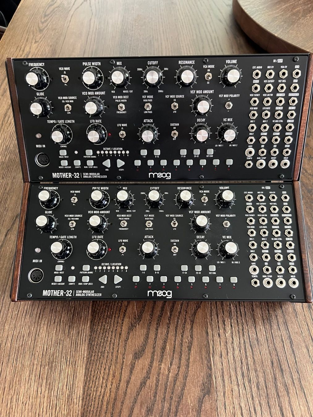 Instruments de musique: 2× Moog Mother-32 + Original 2-Tier Rack – D'occasion à Berikon par Edinmesic