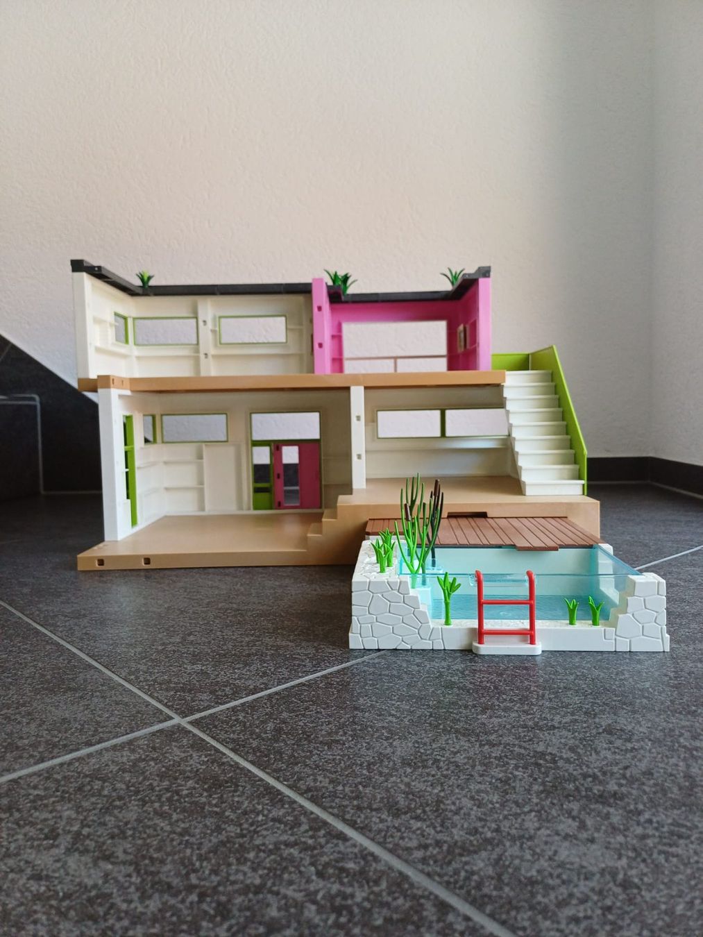 Playmobil Giocattoli: Playmobil moderne Luxusvilla mit Pool – Usato da Rothrist venduto da babs_1981