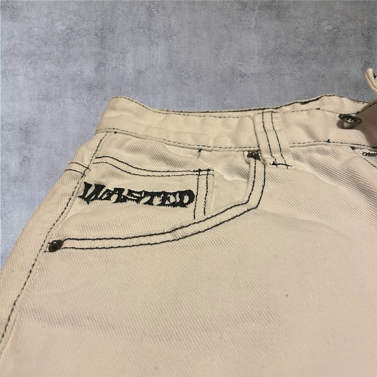 Jeans: Wasted Paris Shorts – Nuovo (secondo la descrizione) da Basel venduto da Vintageflo16 1