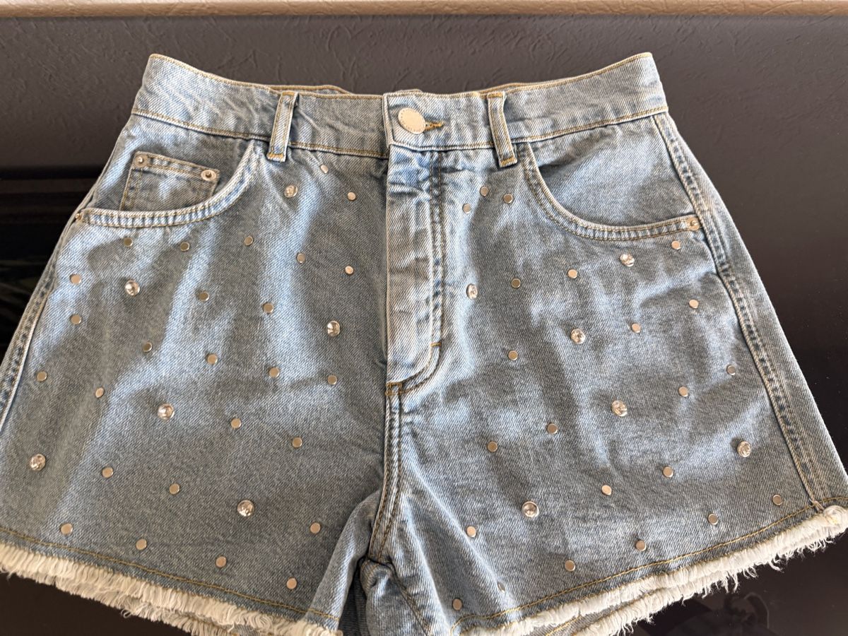Jeans: Sparkly Denim Shorts Size 38 – Usato da Zürich venduto da Vikkinikki