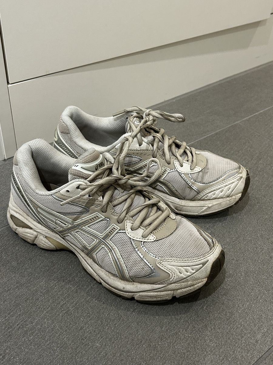 Asics Damenschuhe: Aesics 38 – Gebraucht aus Zürich von cos_b629