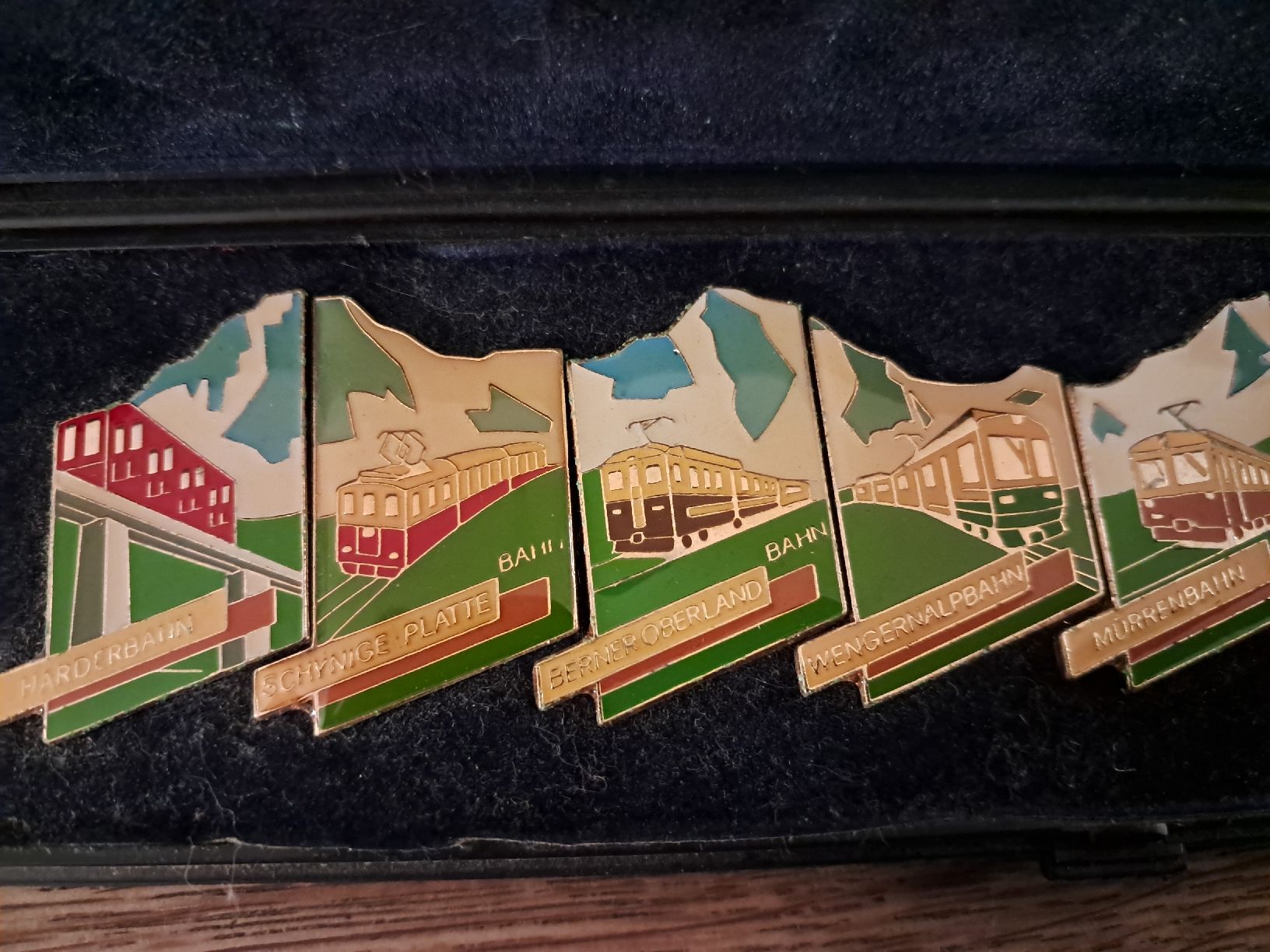 Broschen & Nadeln: Pins Jungfrau-Region Set 7 Stück – Gebraucht aus Nidau von Darkpooh 1