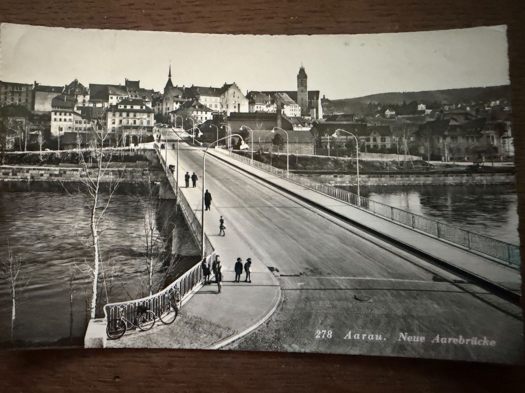 Cartoline postali: AARAU - Neue Aarebrücke - Ansichtskarte – Usato da Tegerfelden venduto da siebenmacky