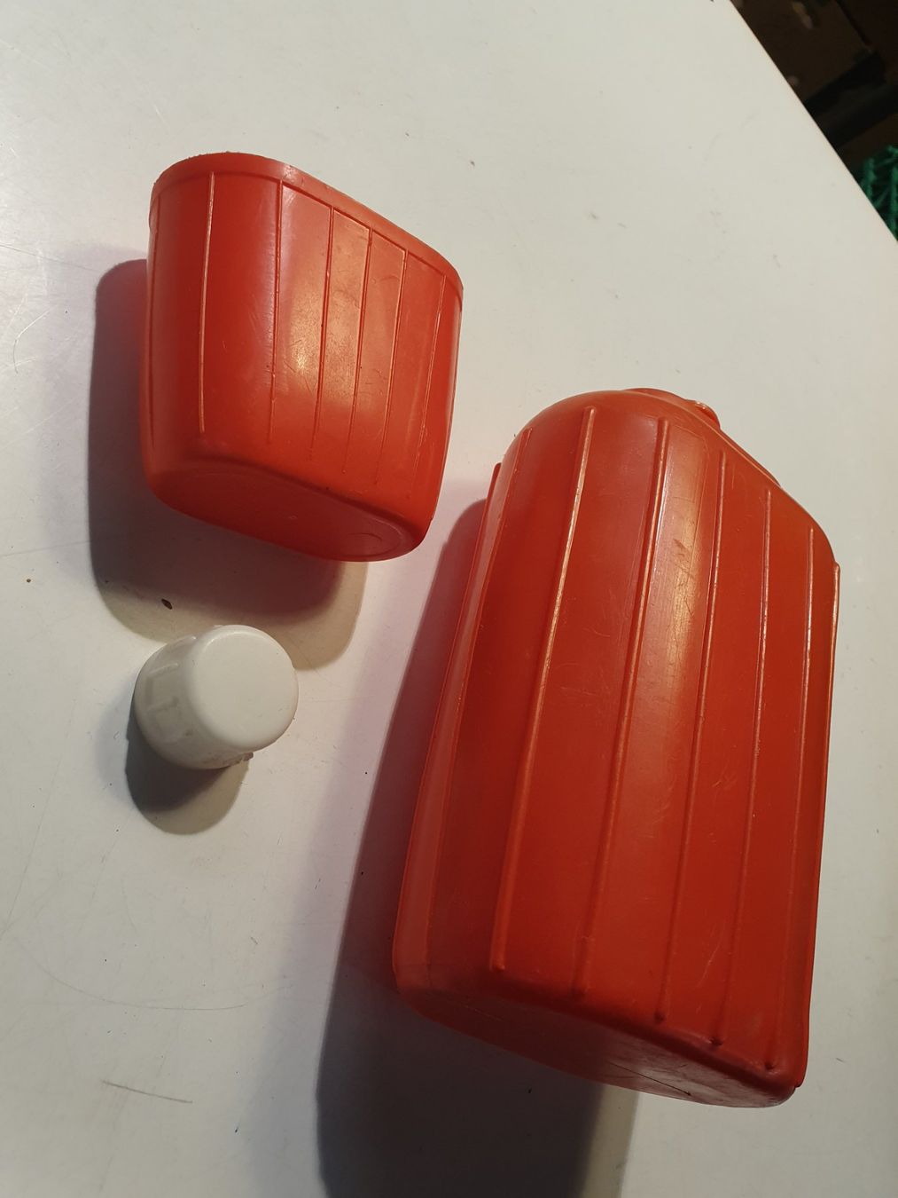 Gourdes & Thermos: Trinkflasche Kunststoff rot 1L – D'occasion à Zürich par loosebone 2