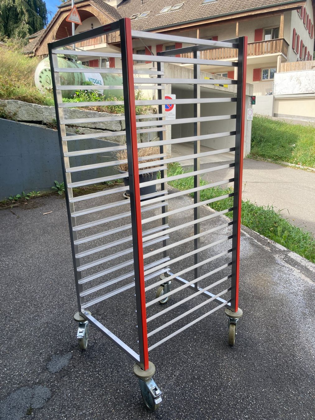Cucine complete: Gastrowagen - 17 x 2/1 Gastronorm – Usato da Rothrist venduto da Pamosliq
