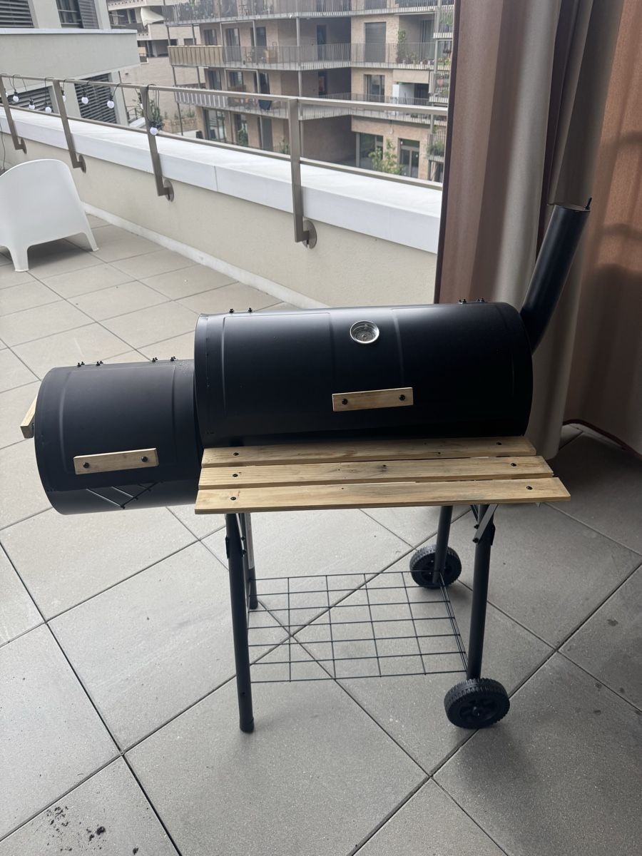 Griglie: Tectake smoker grill two chambres with thermometer – Usato da Lausanne venduto da iza_wwh9 1