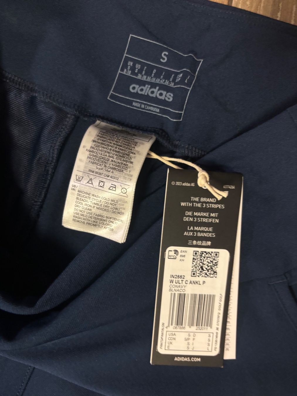 Adidas Pantaloni: S_adidas golf_NEU_LP 85 sfr – Nuovo e nell'imballaggio originale da Versegeres venduto da kista 1