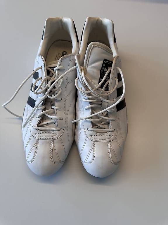 Adidas Herrenschuhe: Adidas Adi Low Sneaker Gr. US 11 1/2 – Gebraucht aus Basel von gue_d7dq