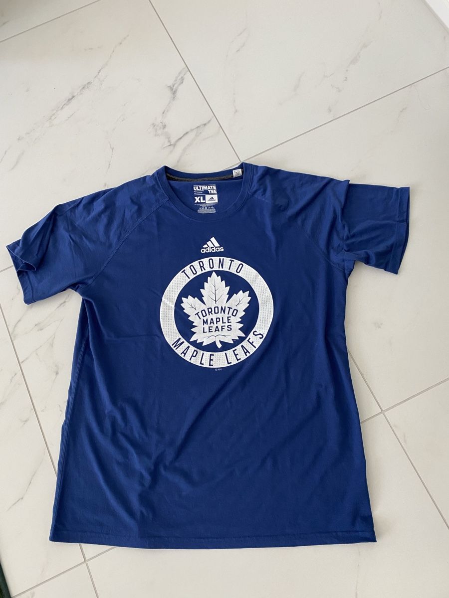 Adidas T-shirts: TORONTO MAPLE  LEAFS T-Shirt XL – D'occasion à Zürich par DidierTG