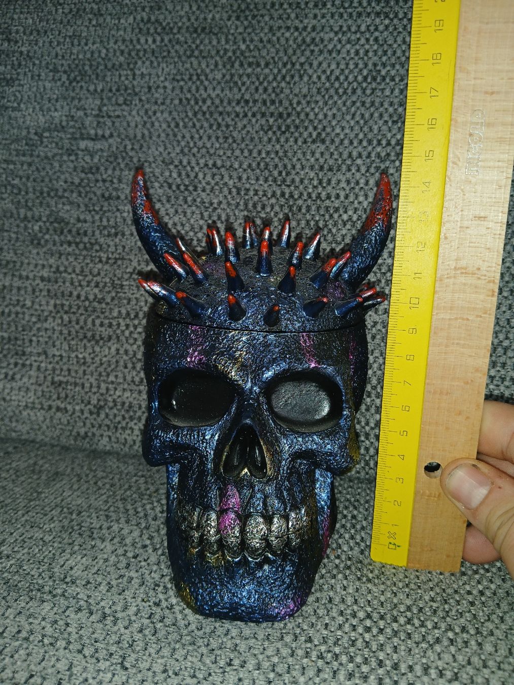 Skulpturen & Statuen: Totenkopf – Gebraucht aus Niederönz von jes_9vs5 1
