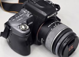 Sony Alpha α550 Spiegelreflexkamera mit 18-55mm Objektiv