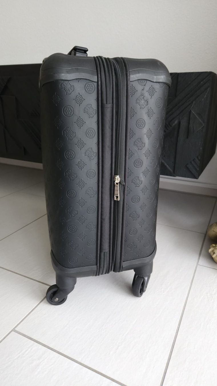 Valigie: Kabinenkoffer Guess / Kabinentrolley – Usato da Bülach venduto da DontPushTheButton 5