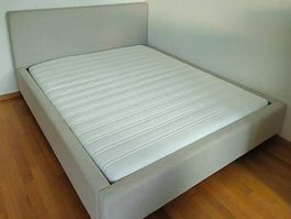 Komplettes Bett 160x200cm (Pfister)