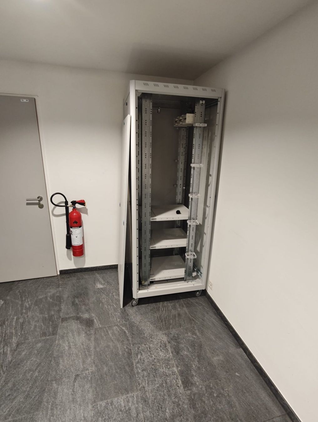 Armadi: Server-Schrank – Usato da Cham venduto da AGTrust 2