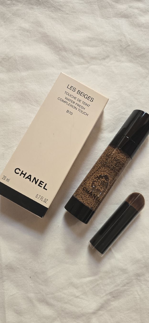 Chanel Maquillage: CHANEL LES BEIGES B70 20 ml Water-Fresh Complexion Touch – Neuf avec emballage d'origine à Martigny par zin_y9tt