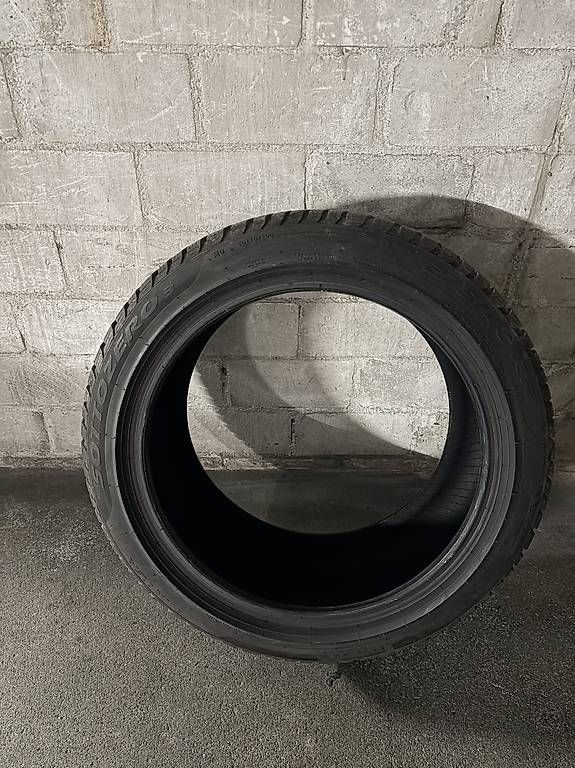 Pneumatici & Ruote complete: 2x Pirelli Winterreifen 275/40/18 – Usato da Kriens venduto da lars95