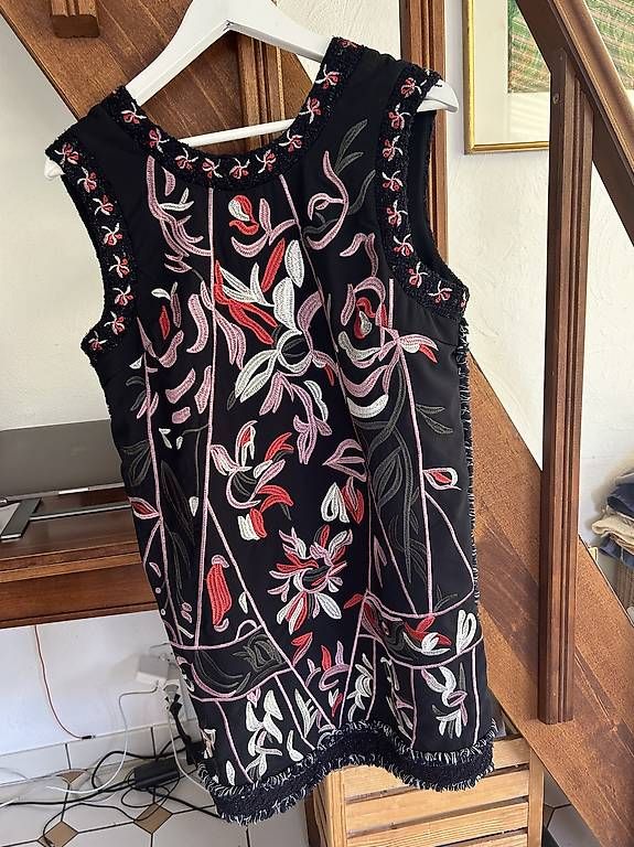 Vestiti: Robe élègante taille S – Usato da Plan-les-Ouates venduto da Kiss-bodolay