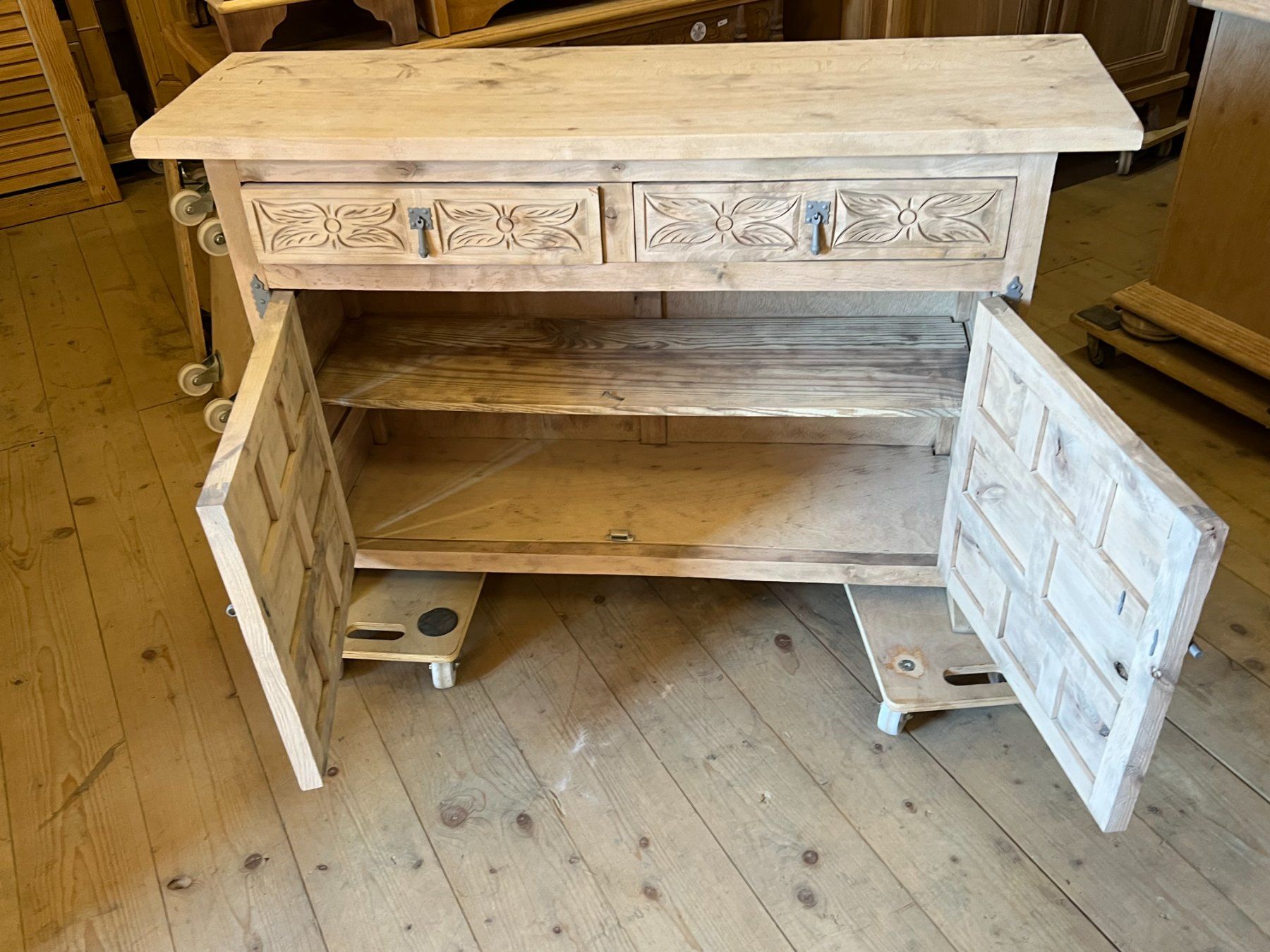 Kommoden: ART 1065-I Meuble espagnol sablé – Gebraucht aus Pont-La-Ville von BCMGLEAL 1