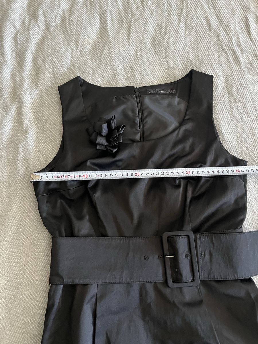 Vestiti: Kleid schwarz mit Gurt, guter Zustand – Usato da Olten venduto da sae_82z2 3